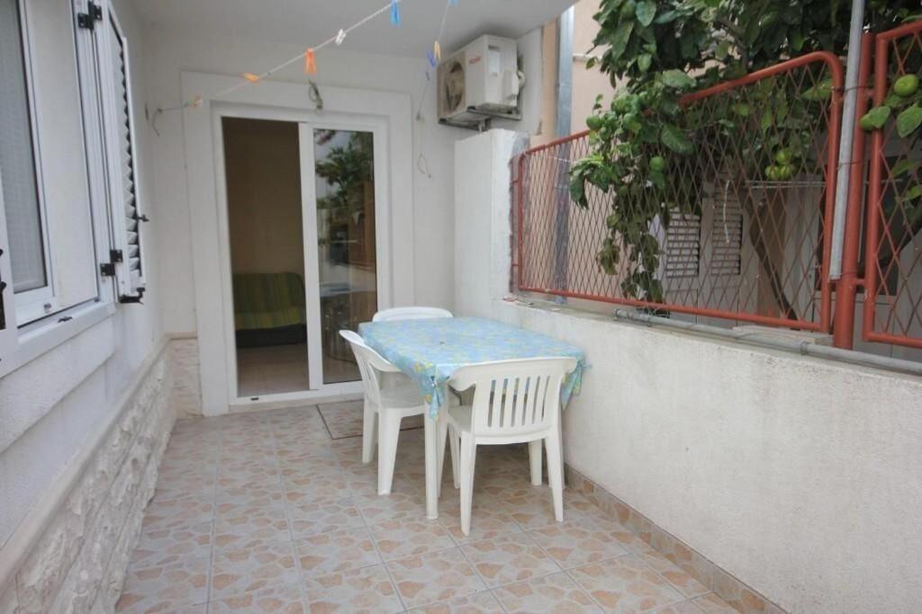 Apartments Zoki - Great Location Close To The Sea Вис Екстериор снимка