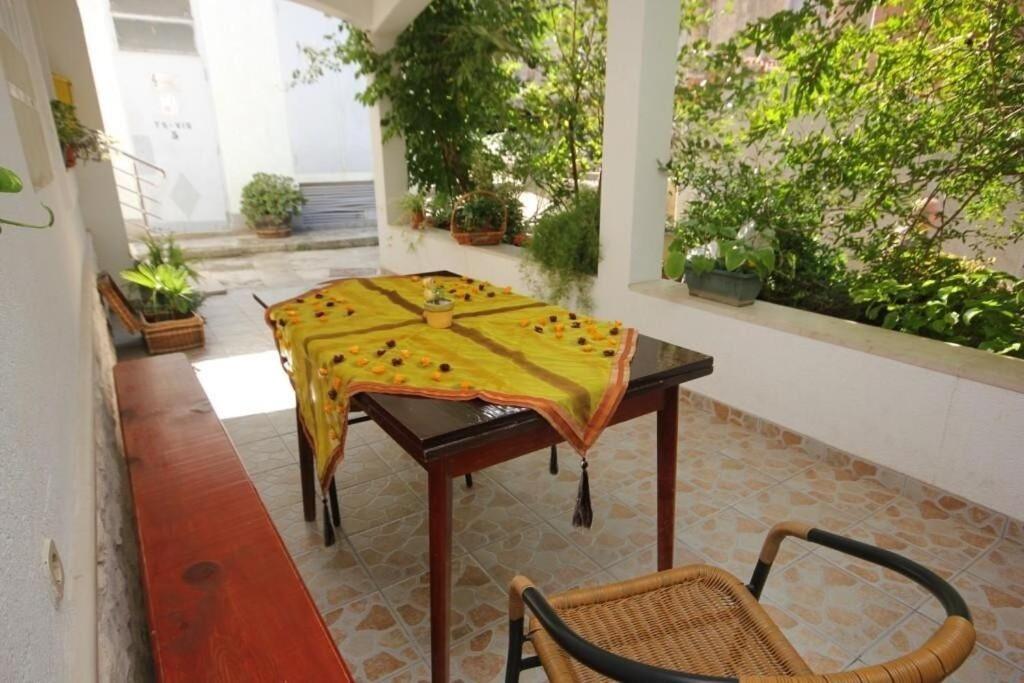 Apartments Zoki - Great Location Close To The Sea Вис Екстериор снимка