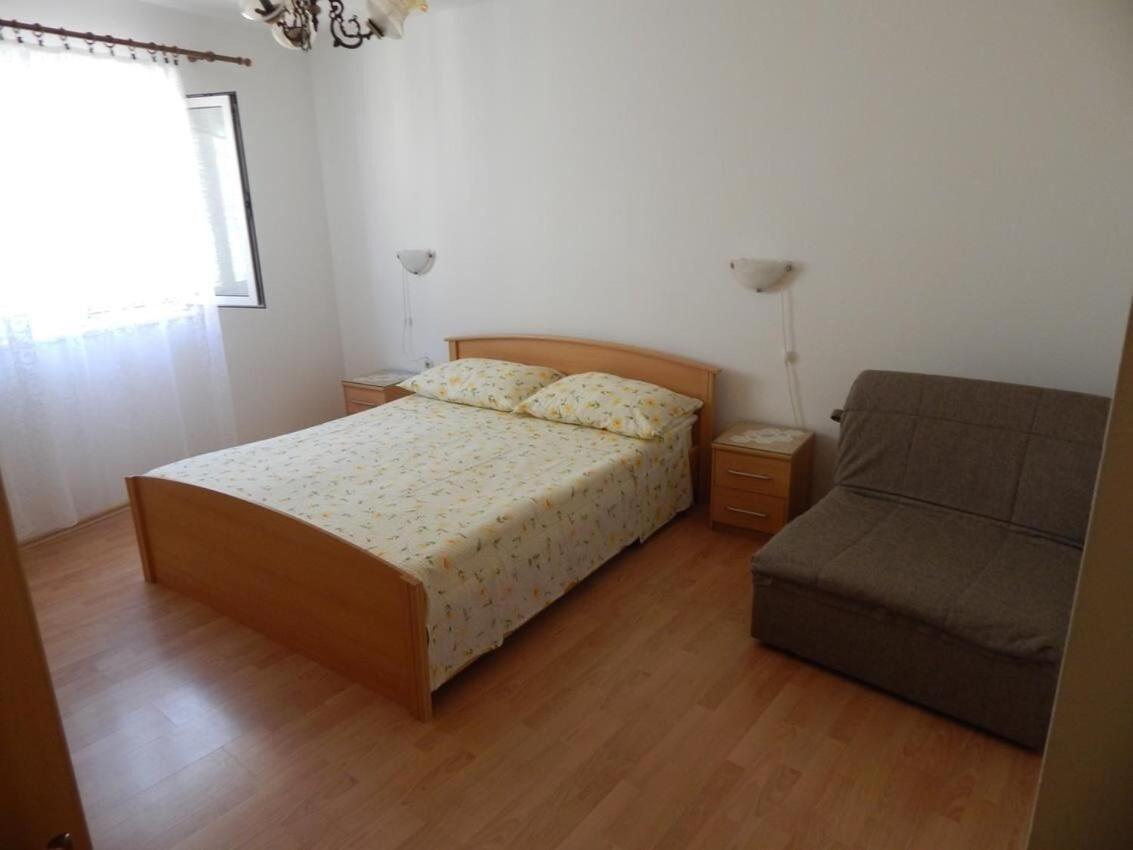 Apartments Zoki - Great Location Close To The Sea Вис Екстериор снимка