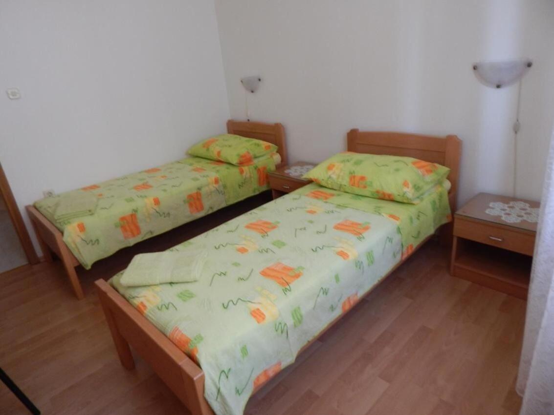 Apartments Zoki - Great Location Close To The Sea Вис Екстериор снимка