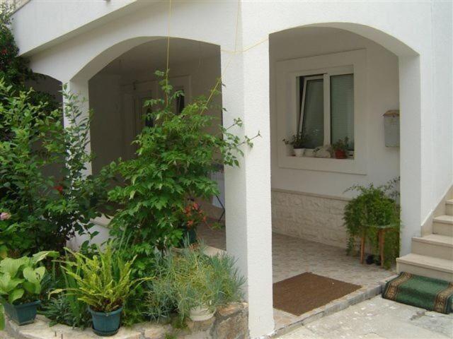 Apartments Zoki - Great Location Close To The Sea Вис Екстериор снимка